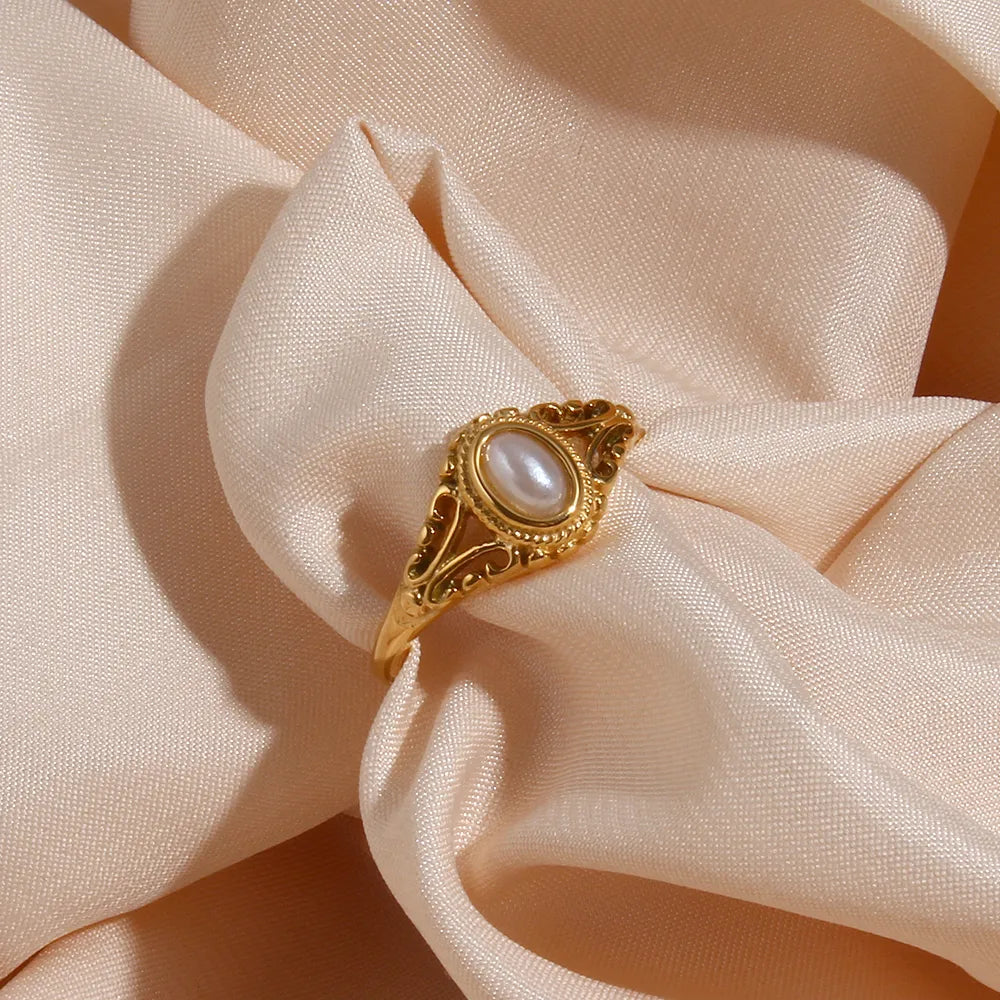 The Agnes Ring