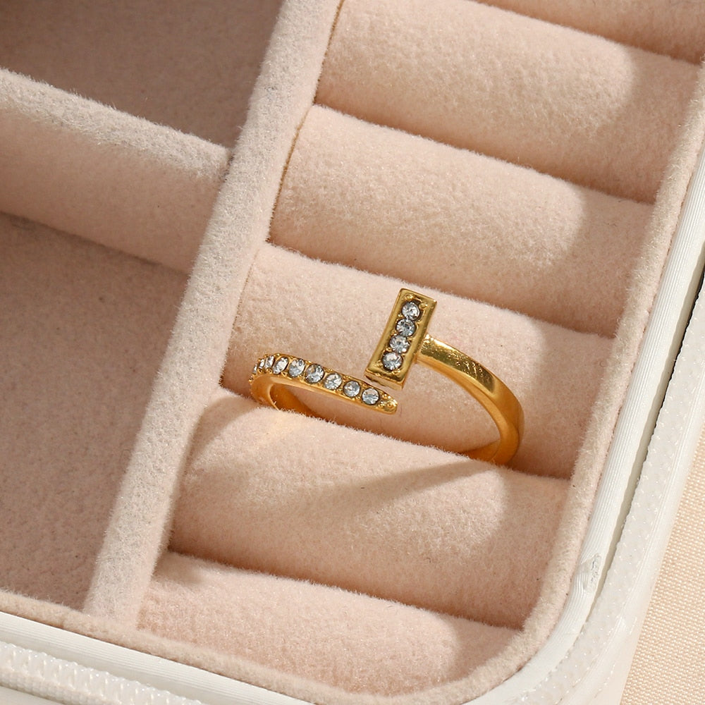 The Cora Ring